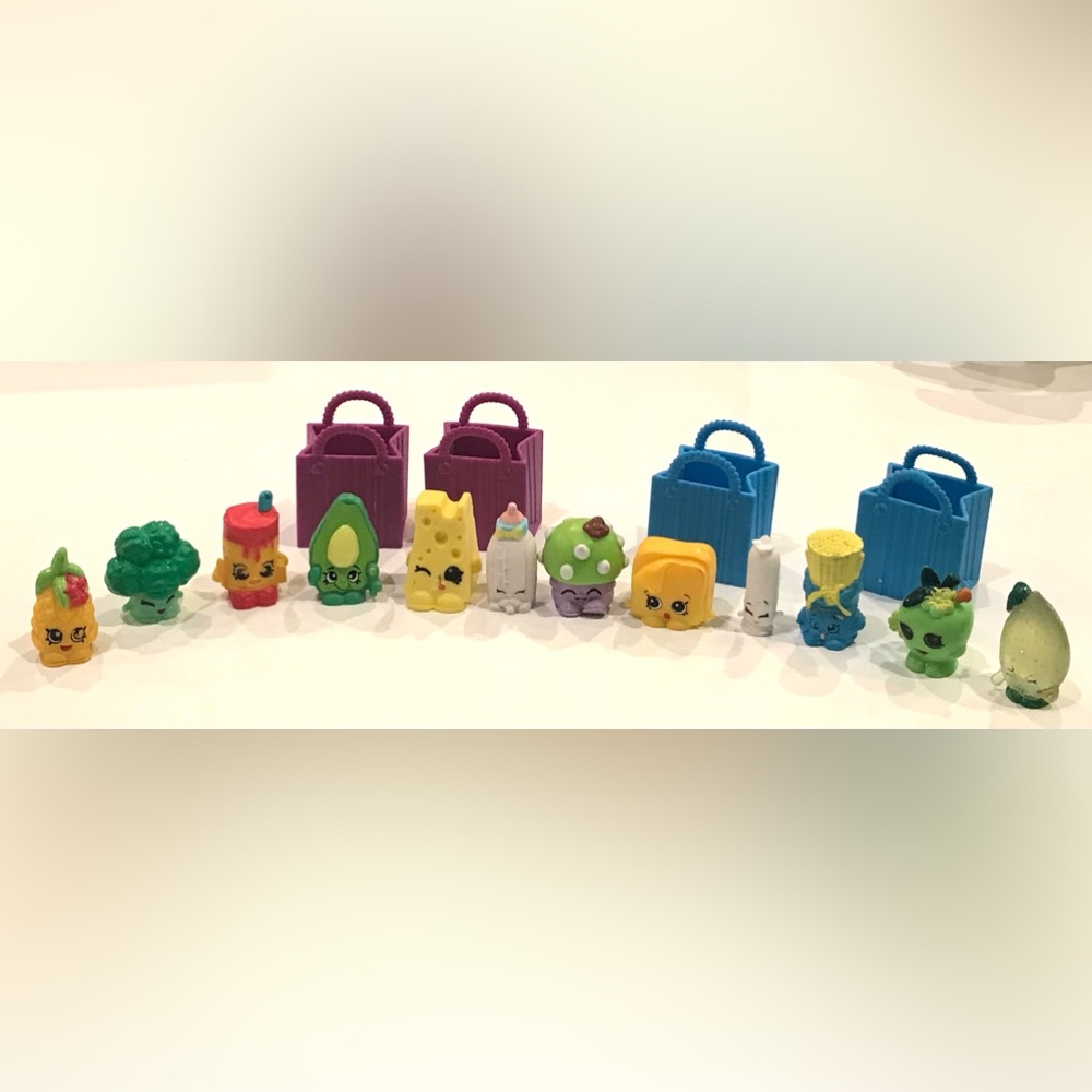 Bundle of 16 Shopkins Grocery Items
